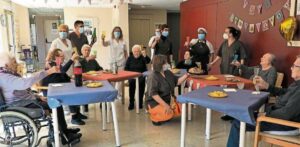 fotografia de la residencia de La Vostra Llar La Rambla de l’Hospitalet de Llobregat en una celebracion