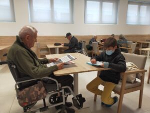 la familia en la residencia de ancianos
